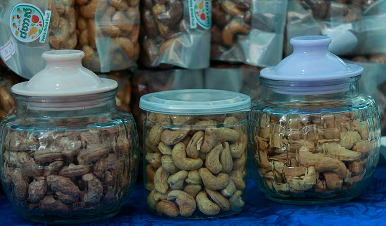 Supermarkets to now sell Cambodia’s cashew nuts